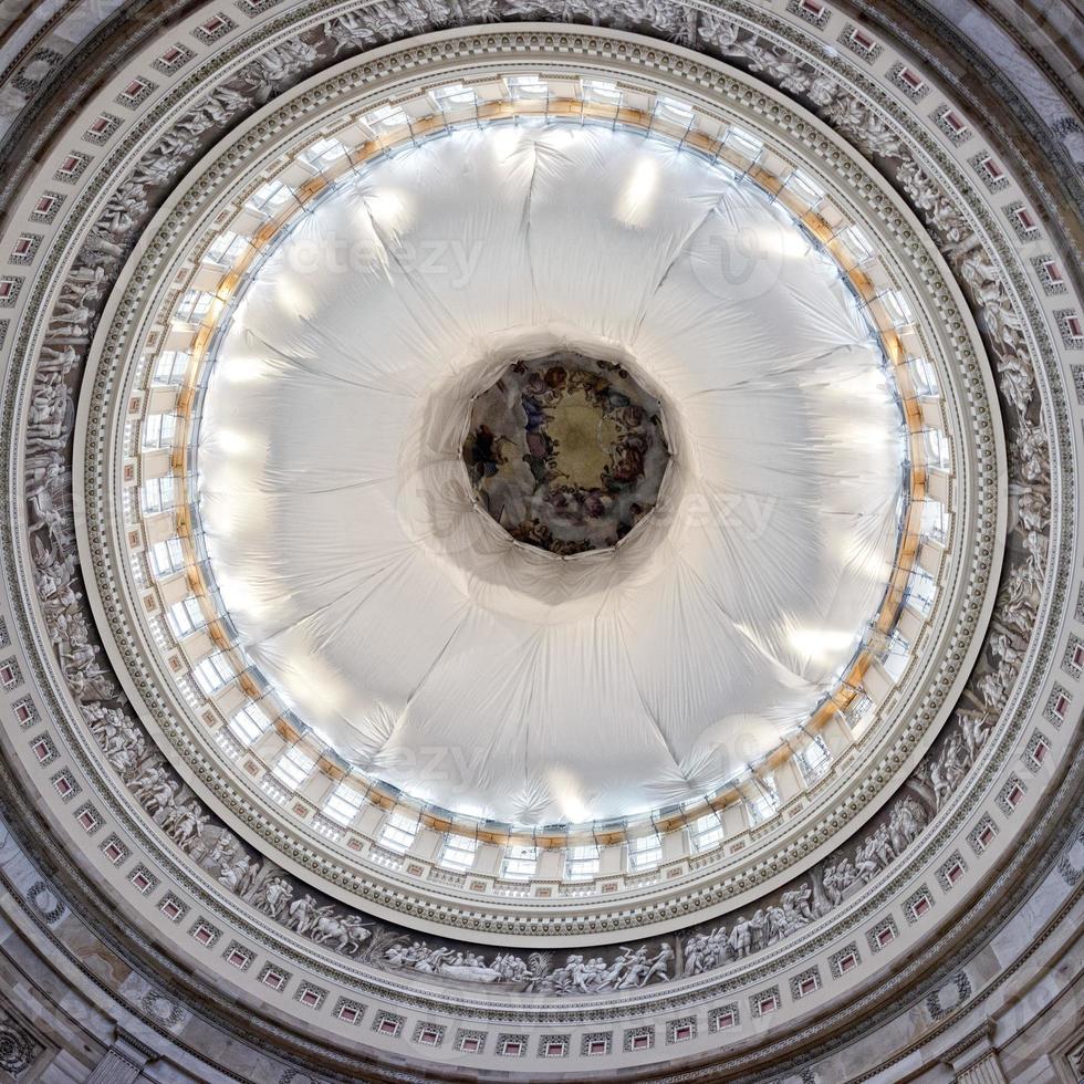 vista interna de la cúpula del capitolio de washington foto