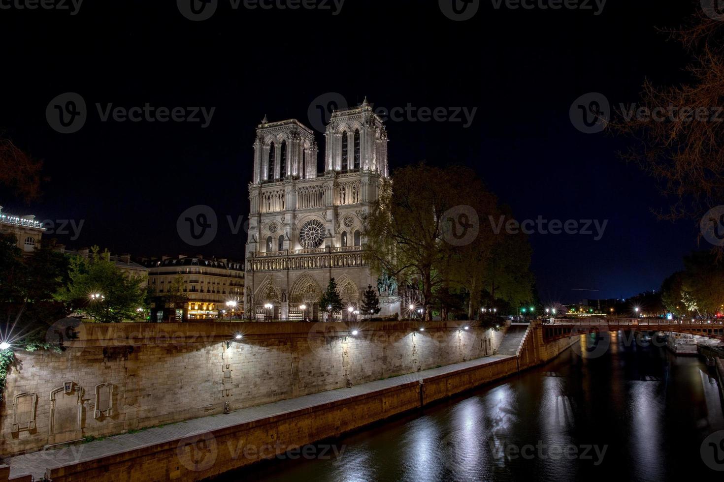 notre dame paris night view photo