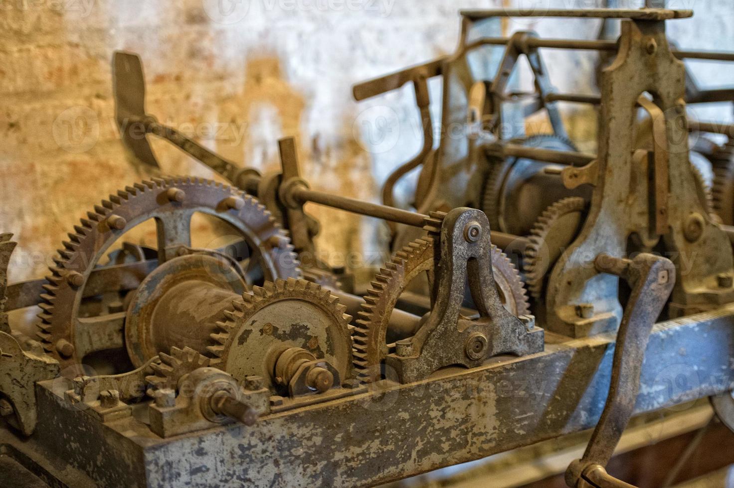 piezas de reloj antiguo de torre foto