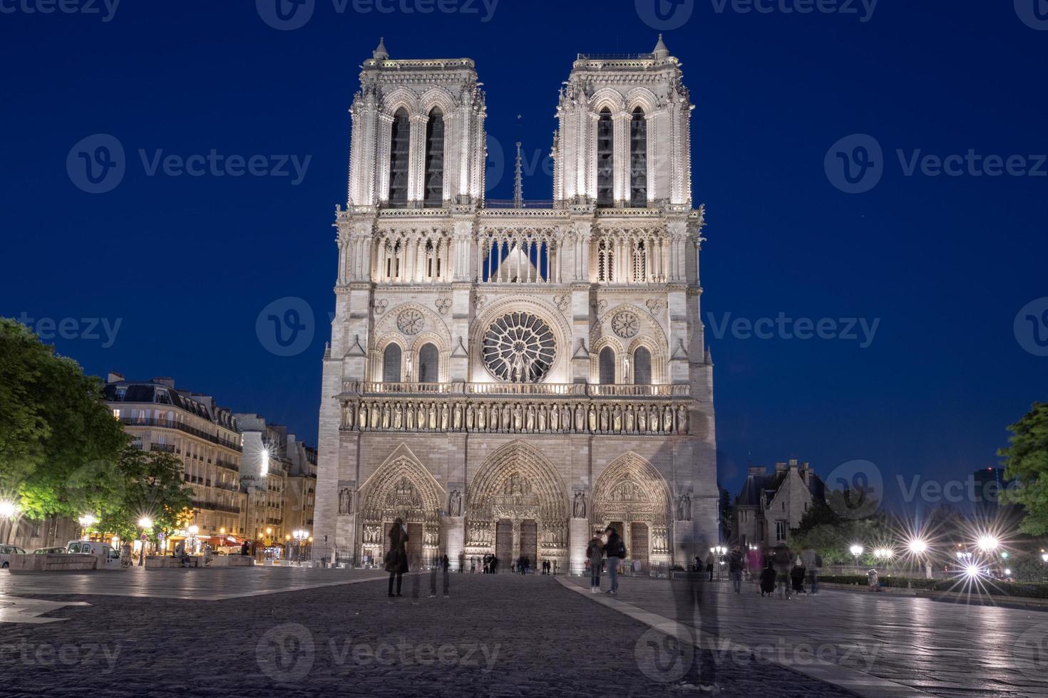 notre dame paris night view photo