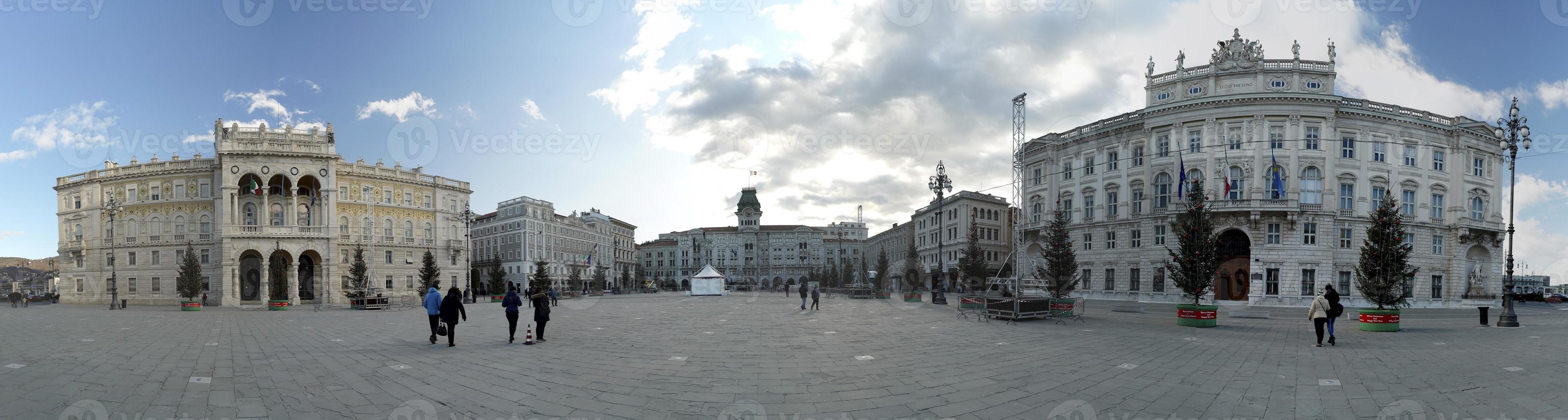 Triest main place 360 degreees view photo