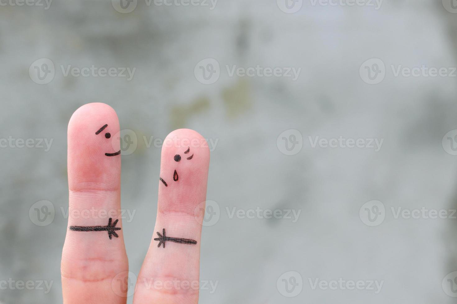 el arte de los dedos de la pareja se reunió después de una larga separación. foto