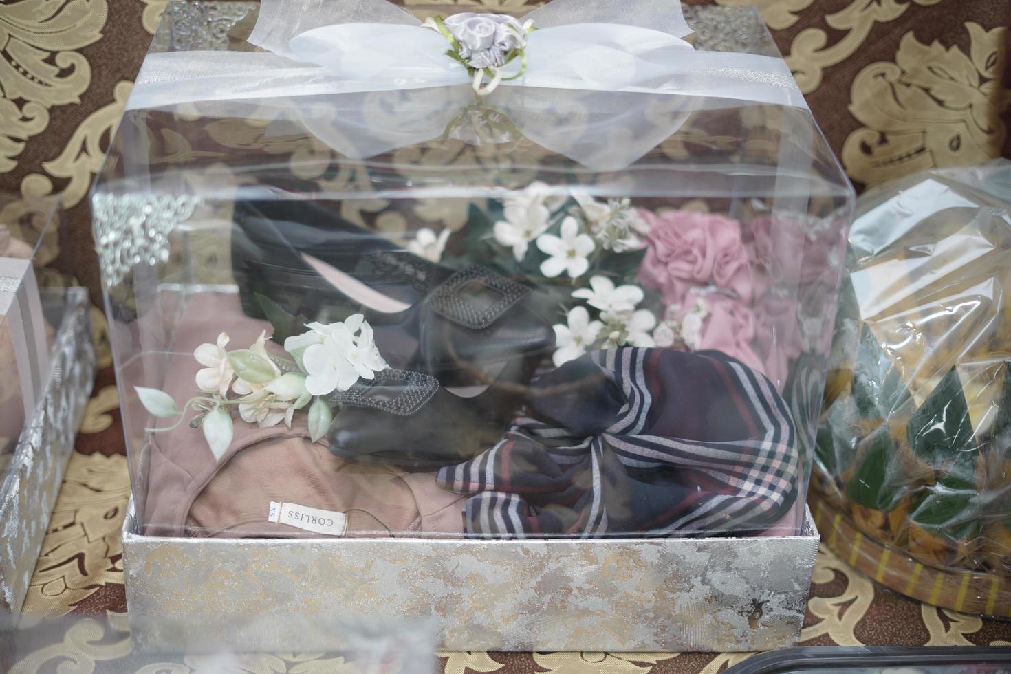 Traditional Wedding Gifts in Indonesia photo