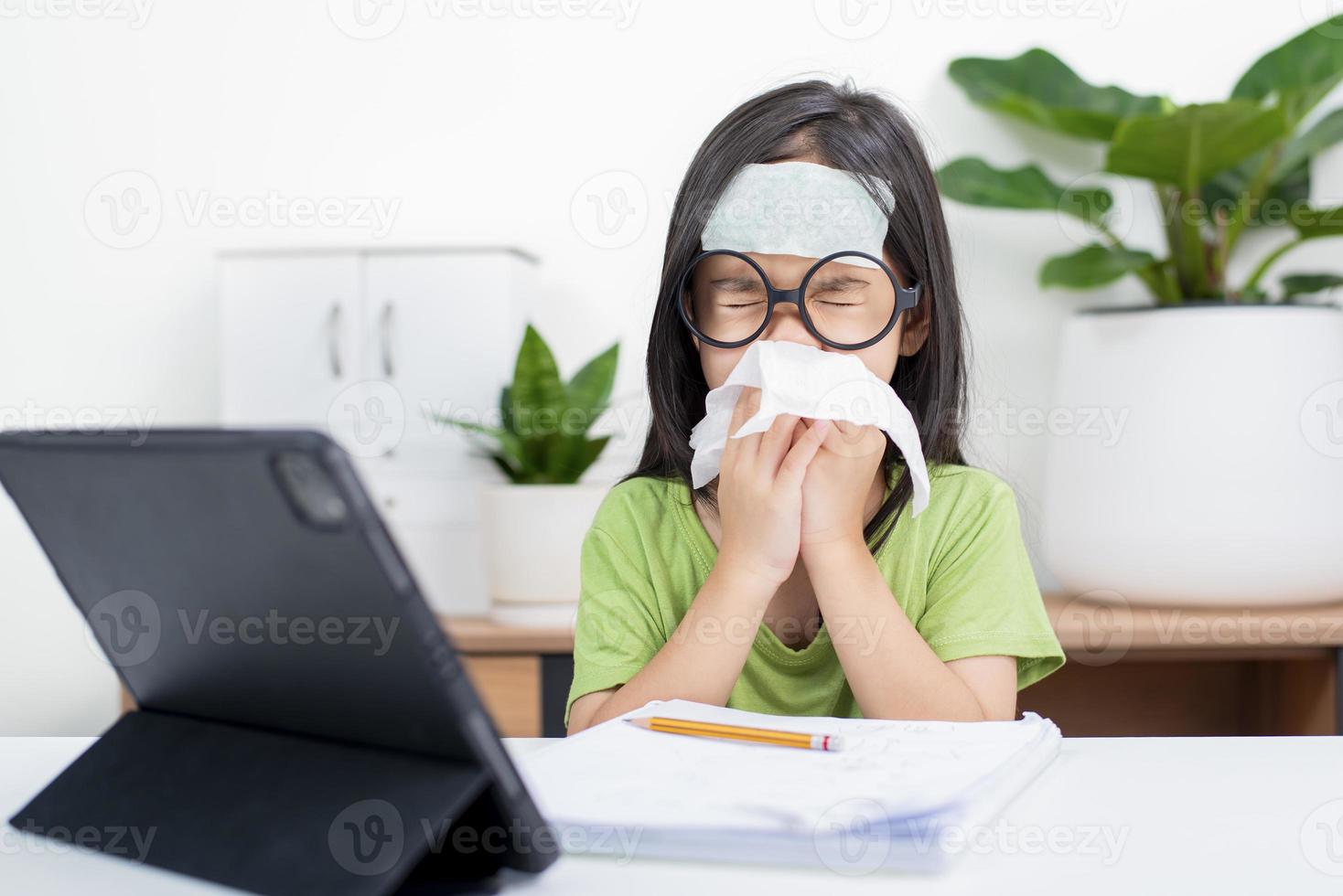 sick little girl e-learning photo