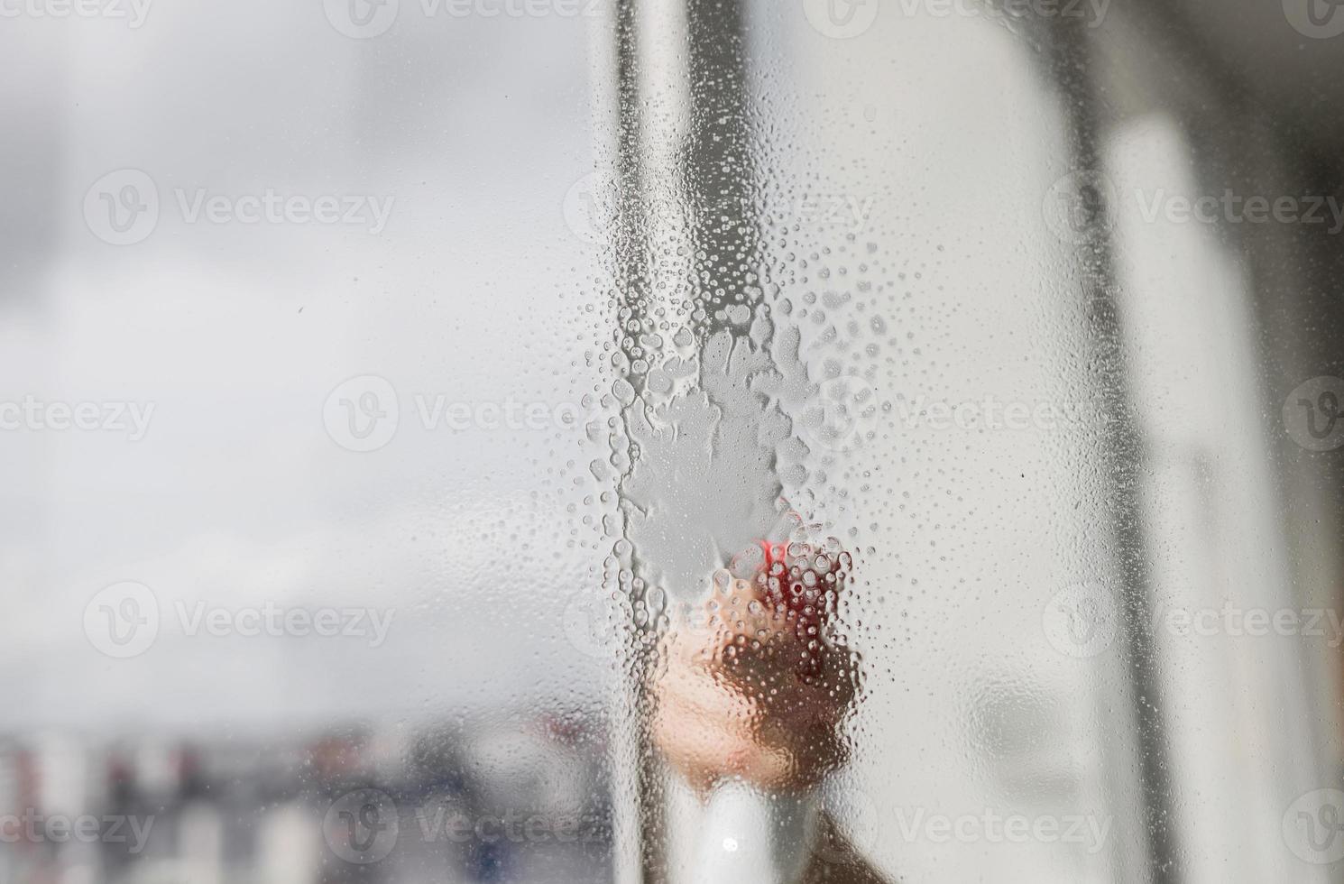 window cleaning spray. photo