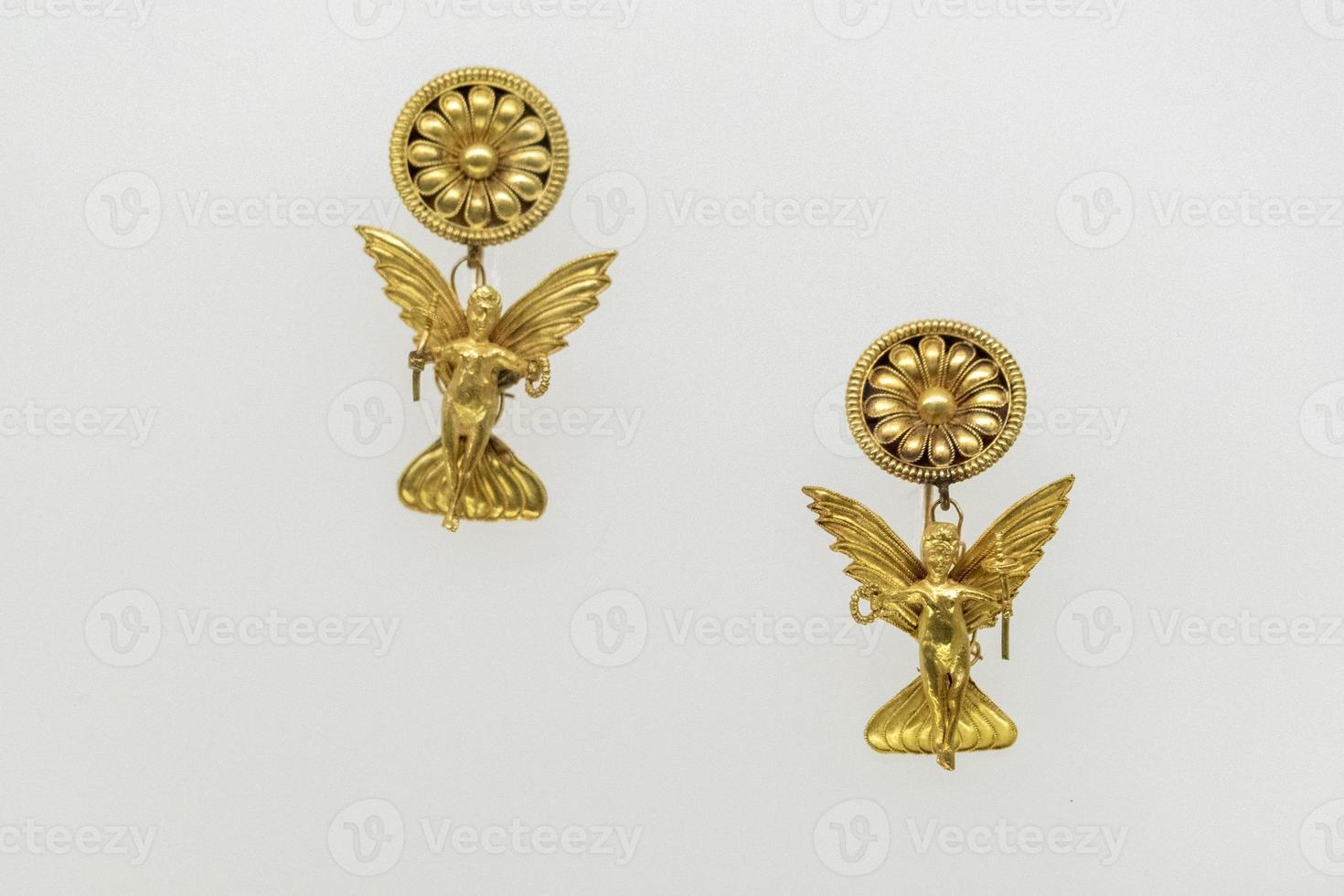 Etruscan style gold earrings necklage pendant detail photo