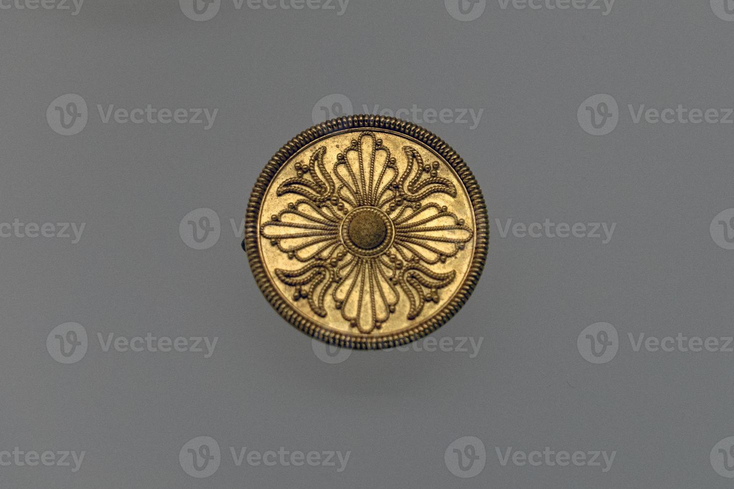 Etruscan style gold necklage pendant detail photo