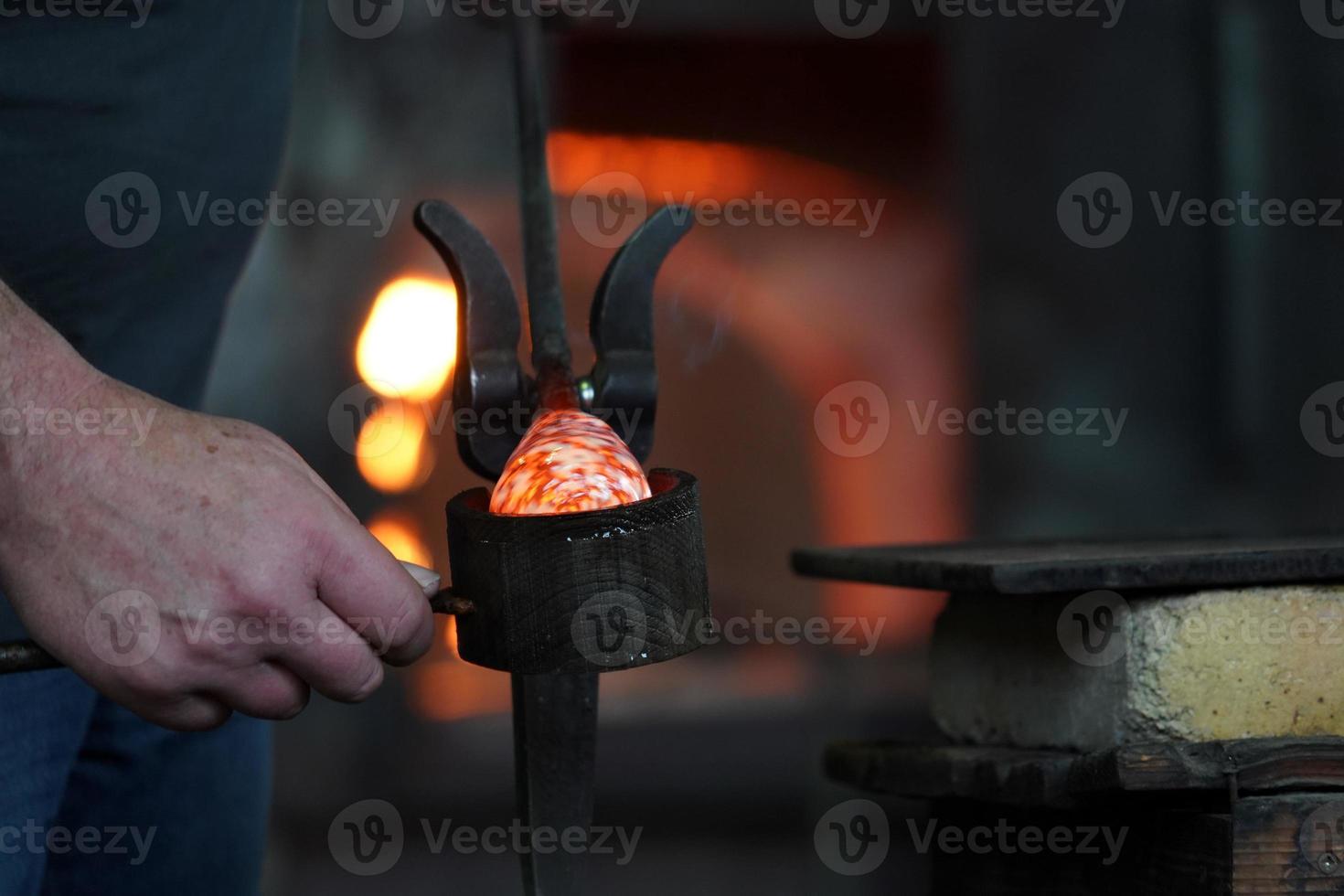 glass blow factory photo