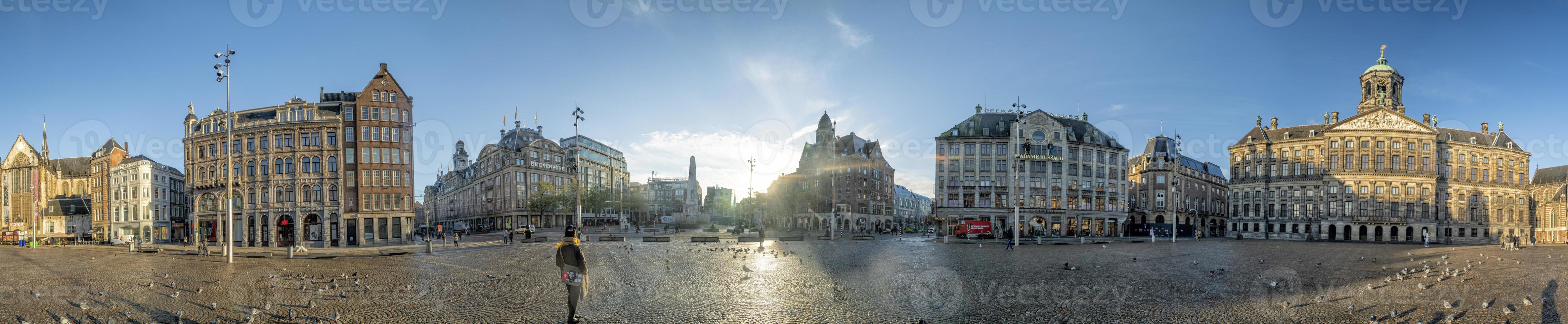 AMSTERDAM, NETHERLANDS - NOVEMBER 3 2021 - Amsterdam Dam Place photo