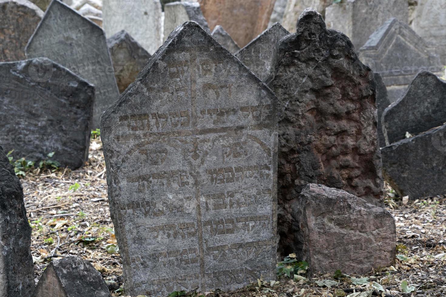 antiguo cementerio judío en praga foto