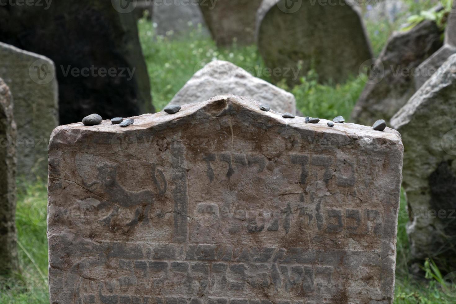 antiguo cementerio judío en praga foto