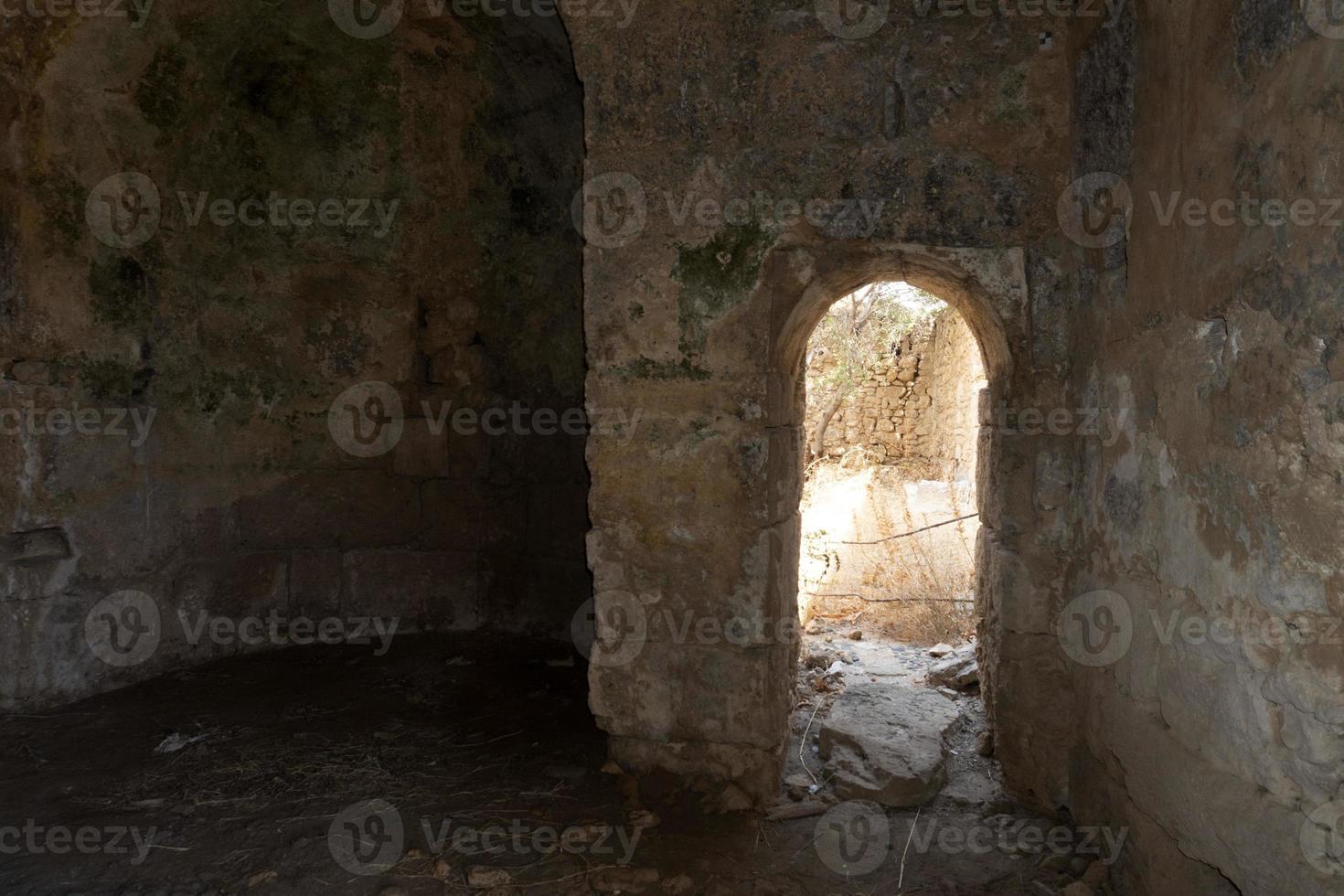 iglesia bizantina sin techo en vendicari sicilia foto