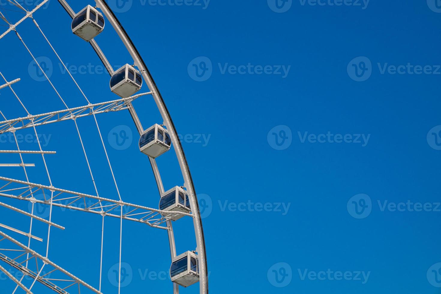 ferris wheel against the sky photo