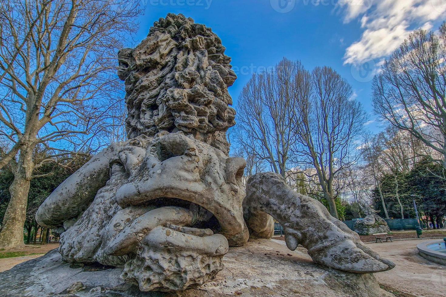 montagnola park sculpture statue detail photo