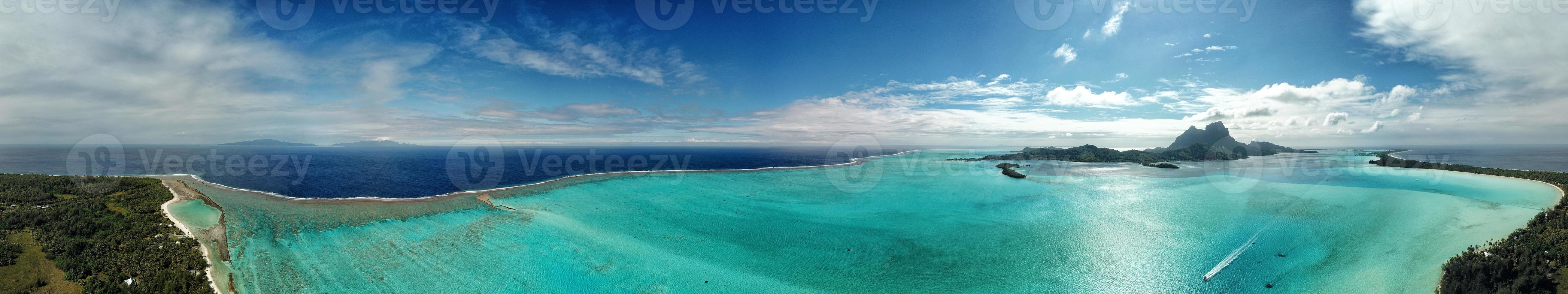 panorama de vista aérea de bora bora foto