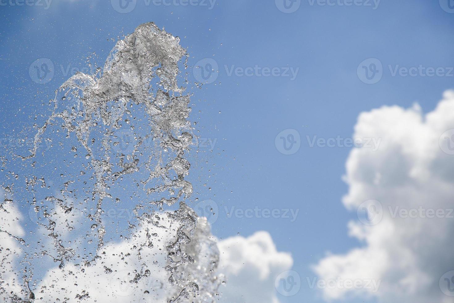 salpicaduras de agua en el cielo foto