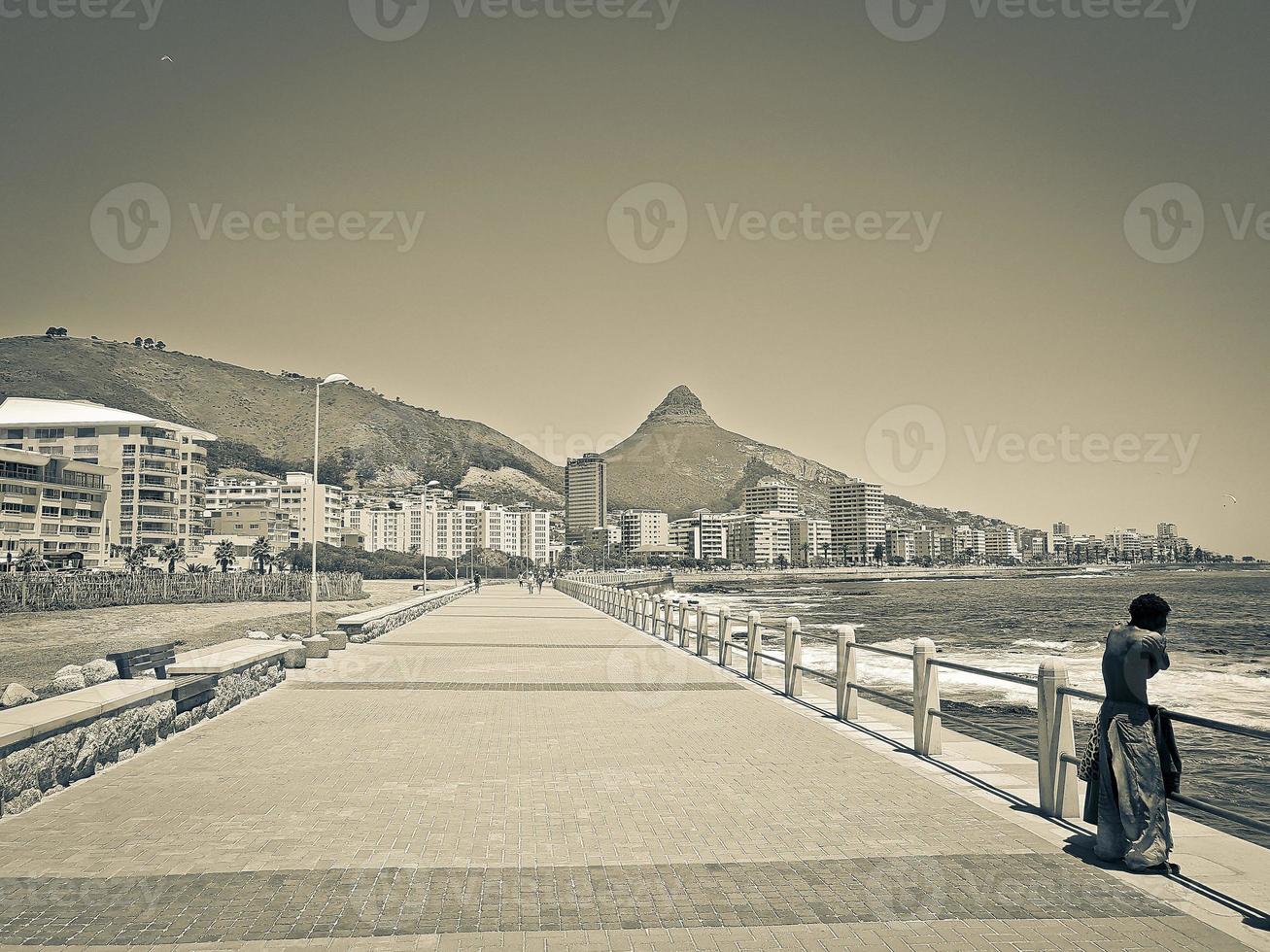 vida pobre y rica sea point ciudad del cabo sudáfrica. foto