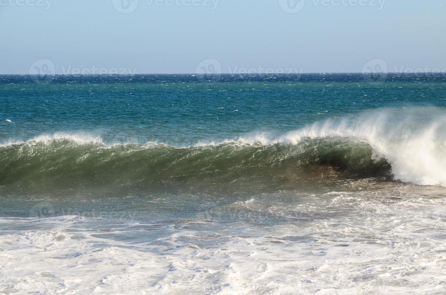 Huge sea waves photo