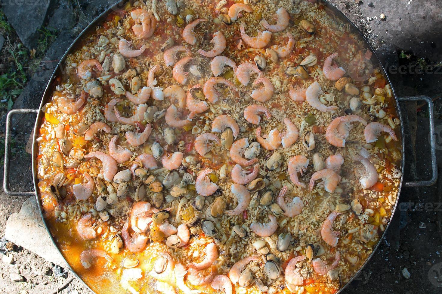 paella comida preparada foto