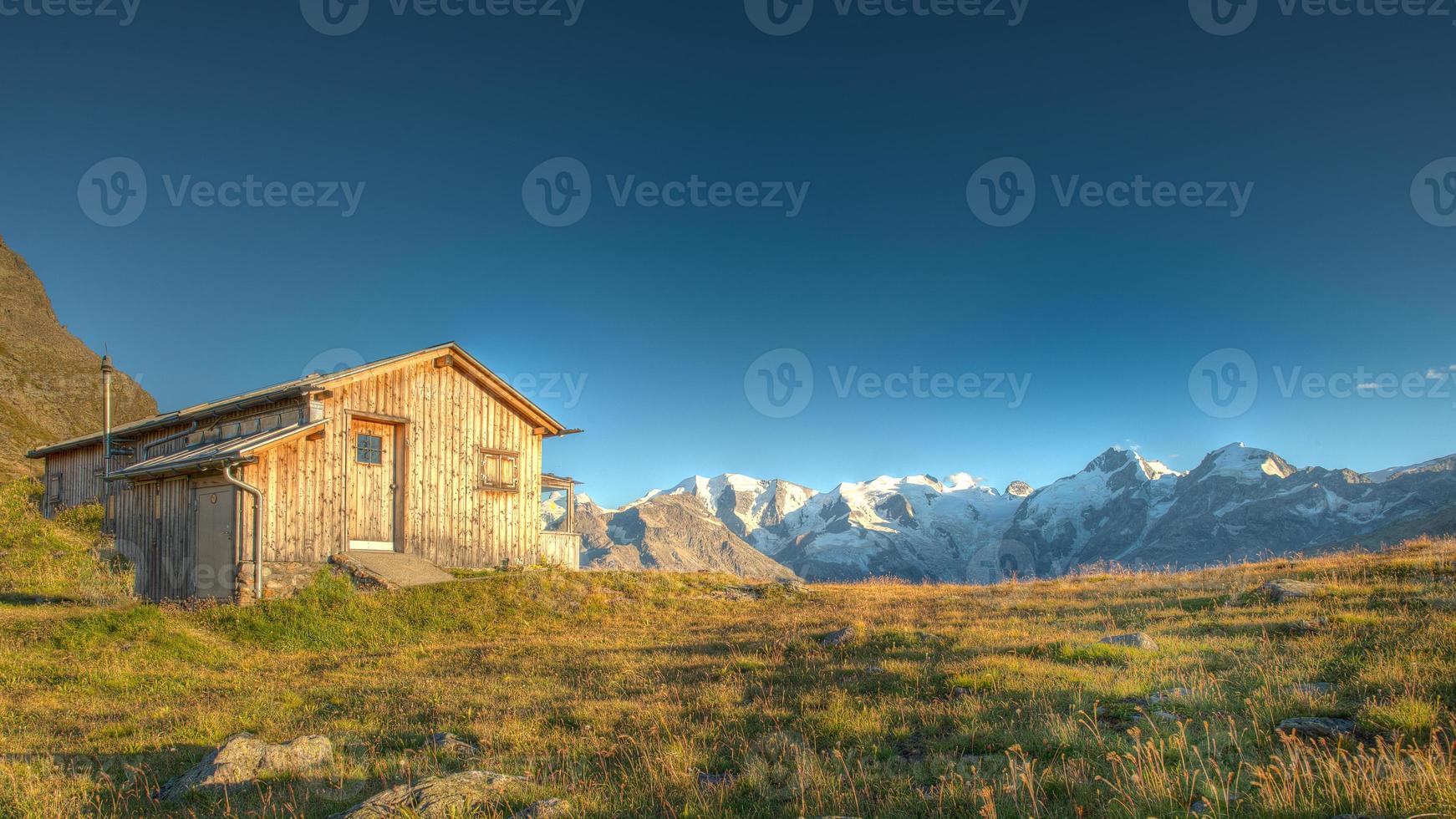 refugio en los alpes foto