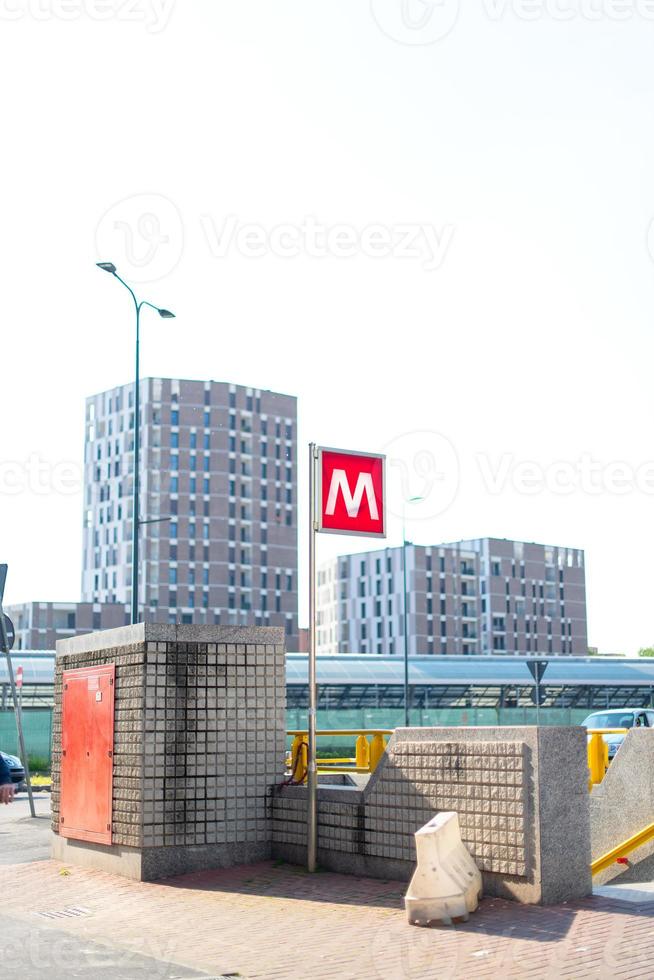 estación de metro affori en milán línea 3 foto