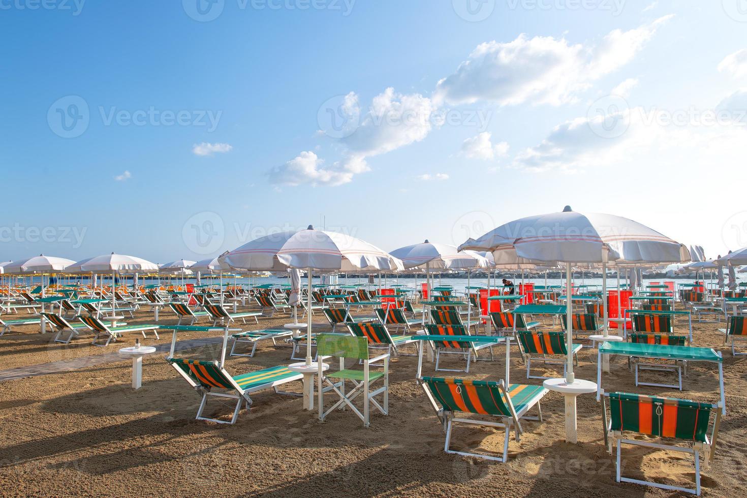 resort de playa en la costa de romagna en italia foto