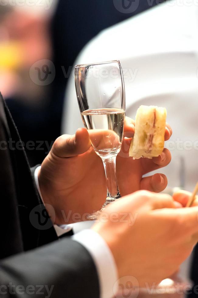 aperitivo de tortilla en fiesta foto