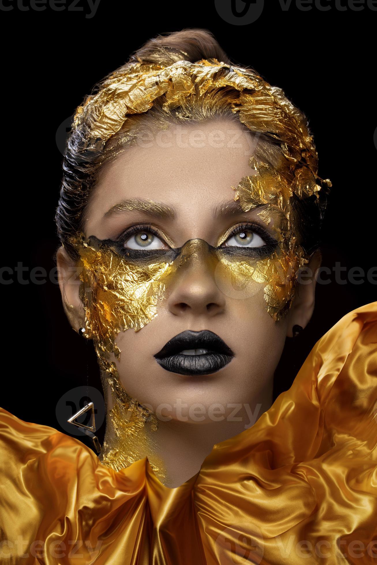 Woman Golden Skin, Fashion Model Painted Gold Body Art, Bronze Beauty  Makeup Stock Photo - Image of elegant, glittering: 142831934