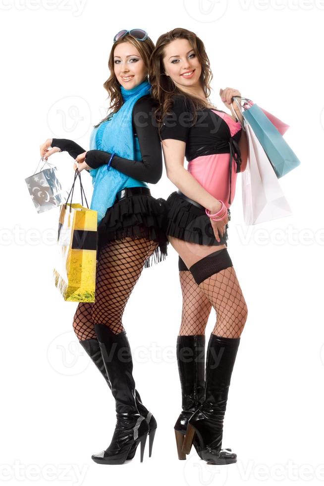 dos mujeres jóvenes sexy después de ir de compras foto