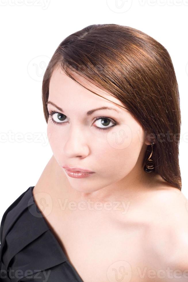 retrato de la mujer joven belleza. aislado sobre fondo blanco foto