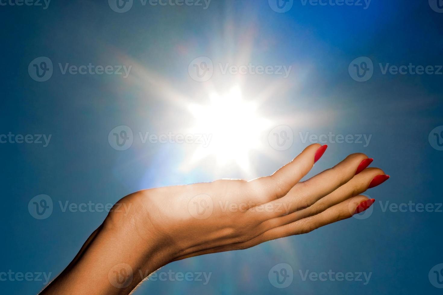 hand and sun photo