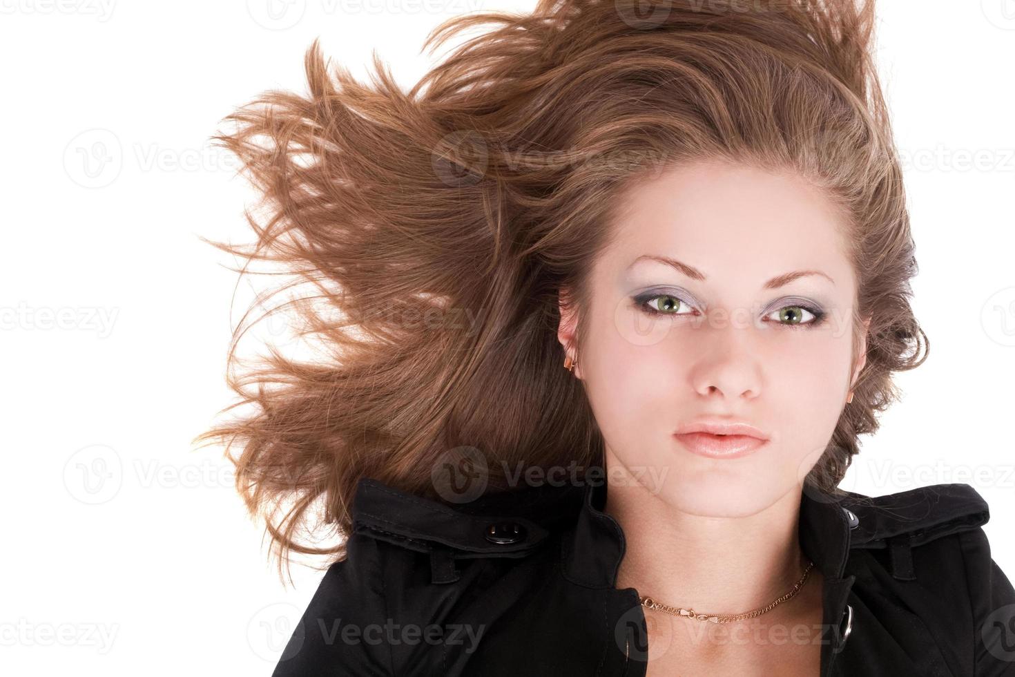 retrato de la joven mujer hermosa. Aislado en un fondo blanco foto