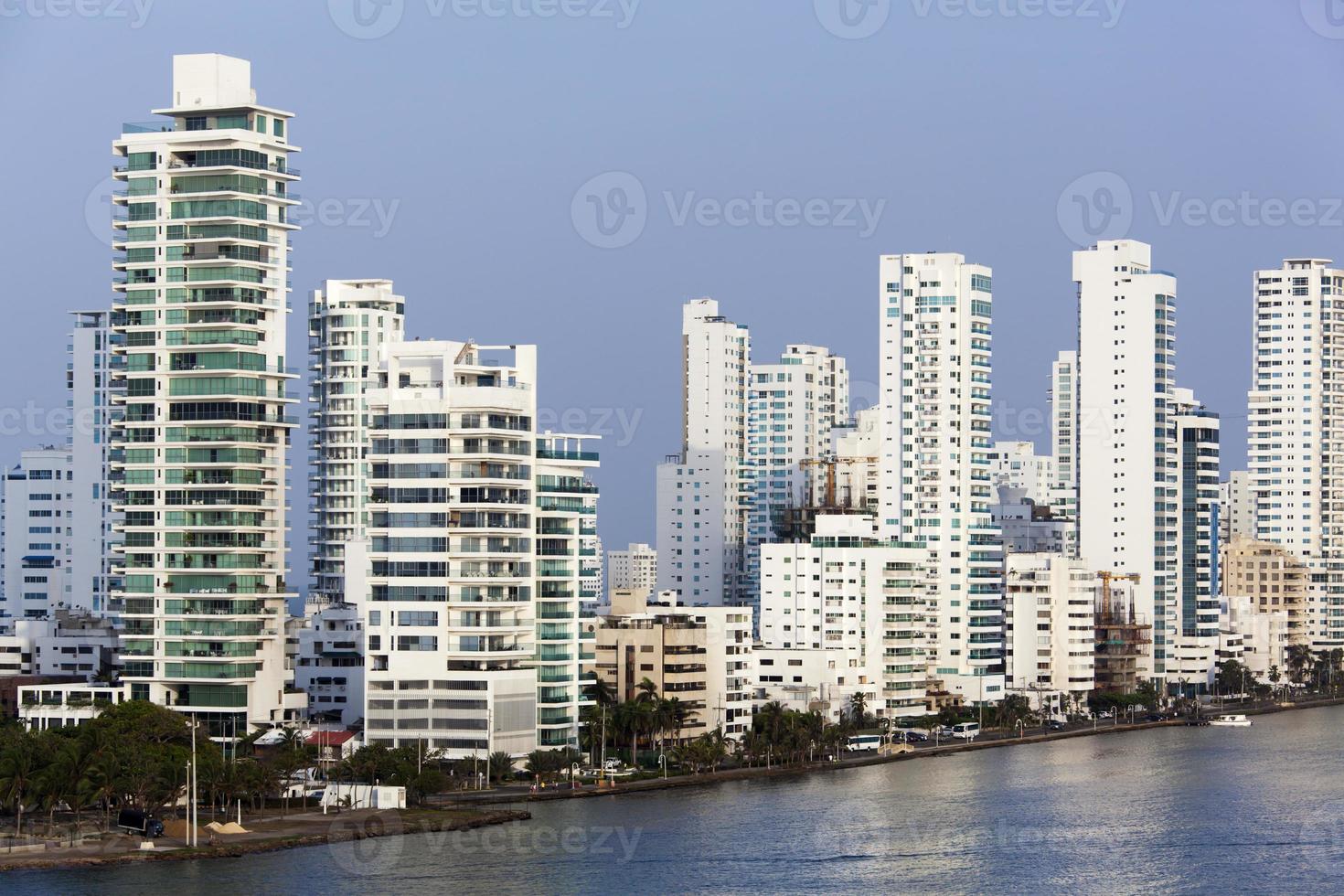 horizonte matutino del barrio residencial de cartagena foto