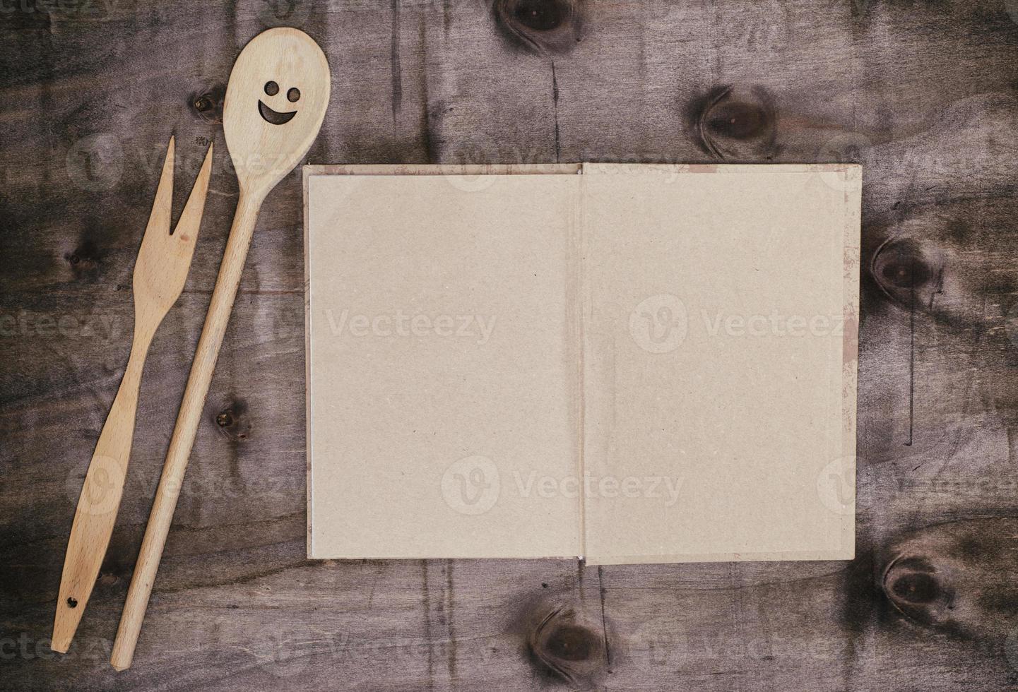 open blank notepad photo