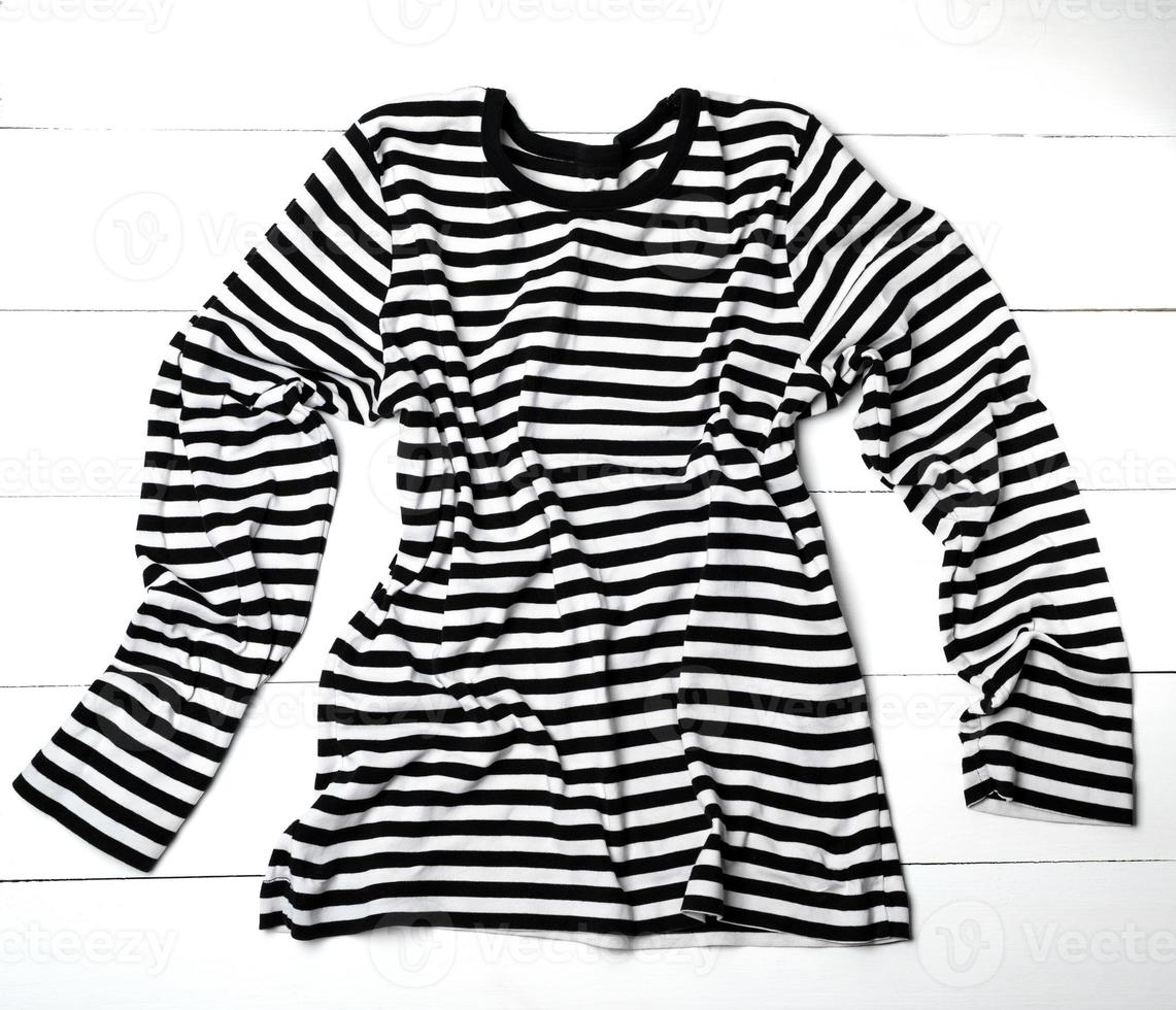 women's striped clothing with long sleeves photo
