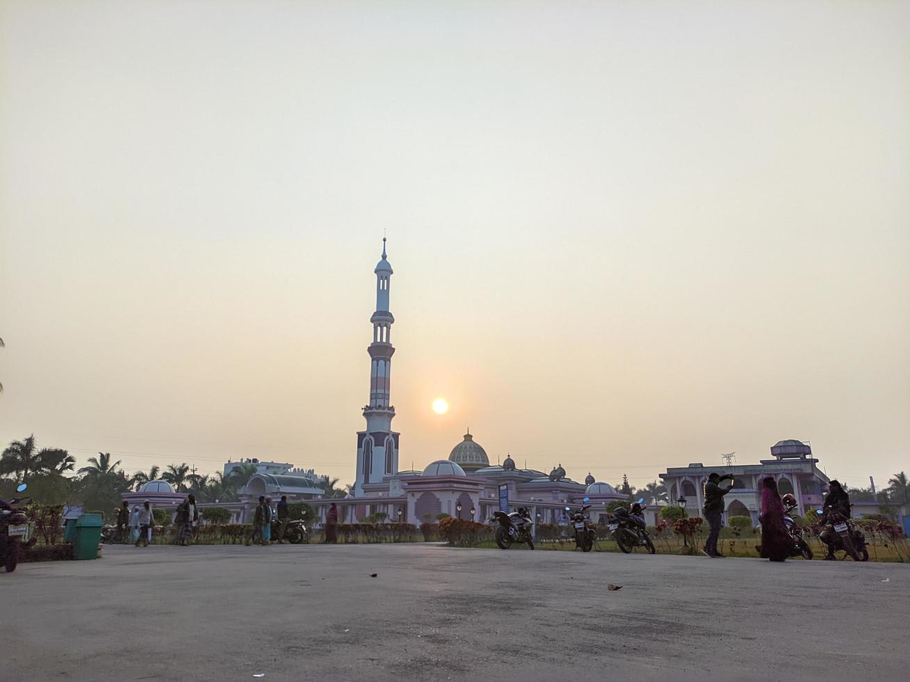 Free photo sunset with muslim mosque