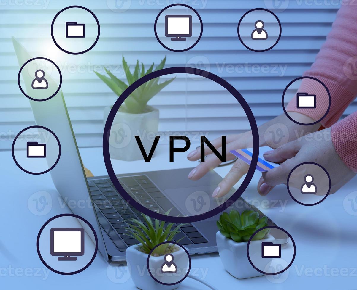 acceder a Internet utilizando servicios vpn de terceros. el concepto de bloqueo de acceso a la aplicación, compras internacionales foto