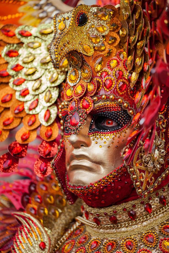 venecia, italia - febrero de 2019 carnaval de venecia, tradición típica italiana y festividad con máscaras foto
