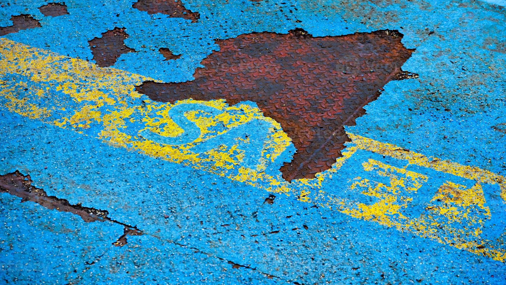 Old rusted metal background, rusty metal texture, iron pier with safety zone Line rusty metal texture photo