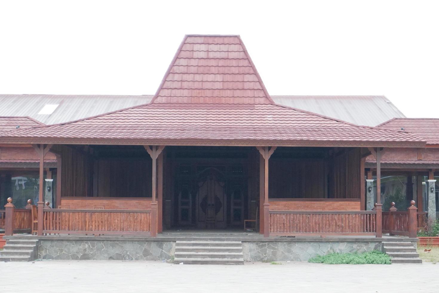 hermosa y única casa de madera antigua foto