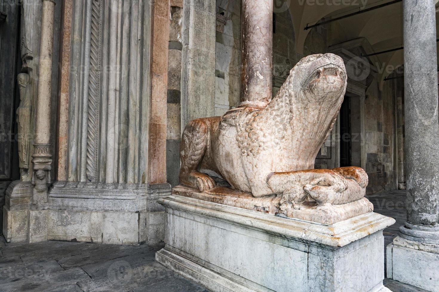 Cremona gothic medieval dome lion statue photo