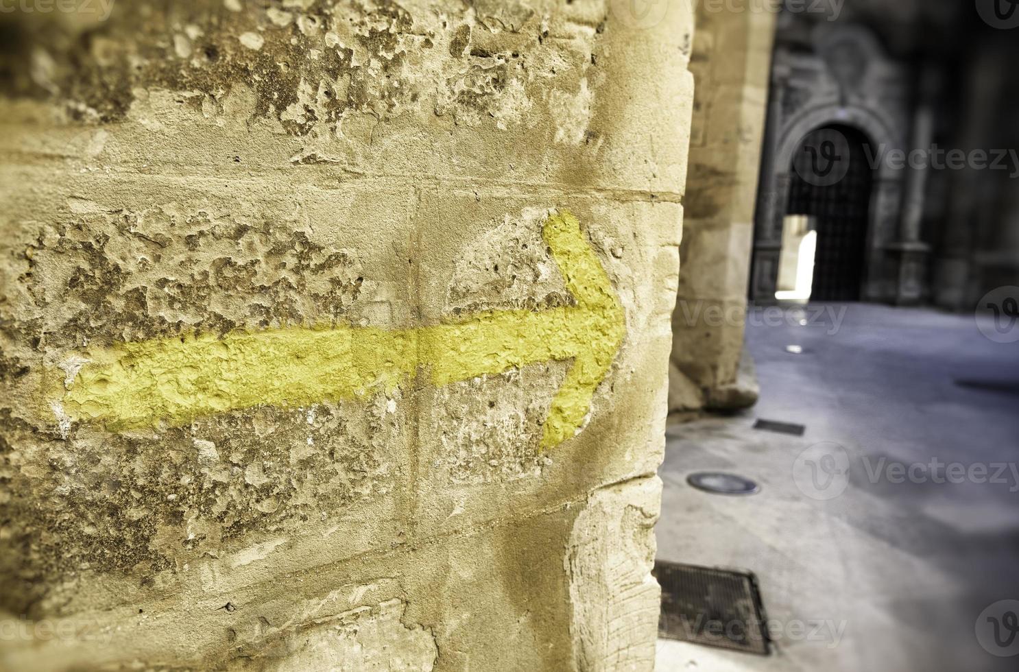 Yellow arrow for pilgrims photo