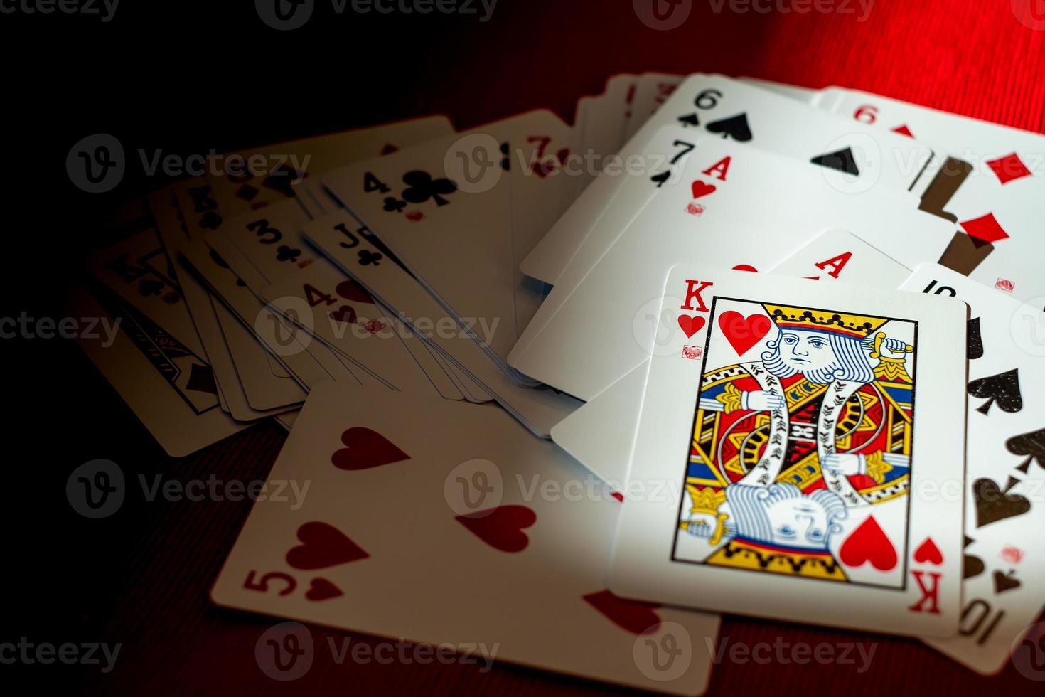 k es la parte superior de la pila de cartas, cartas, casino, ilegal foto