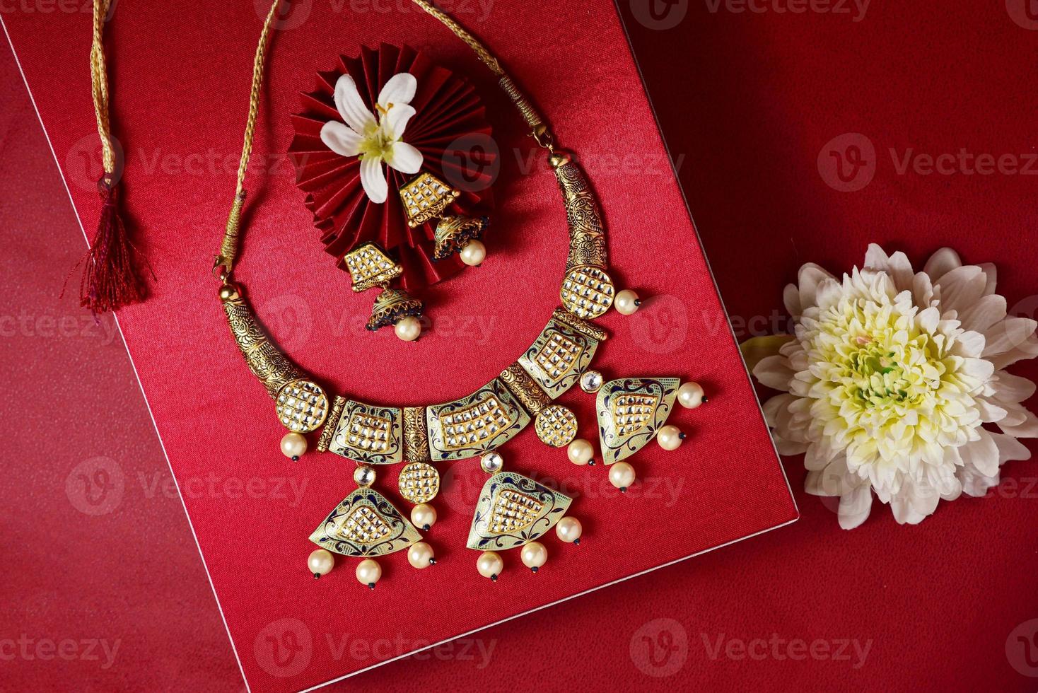 Traditional gold and diamond jwellery photo