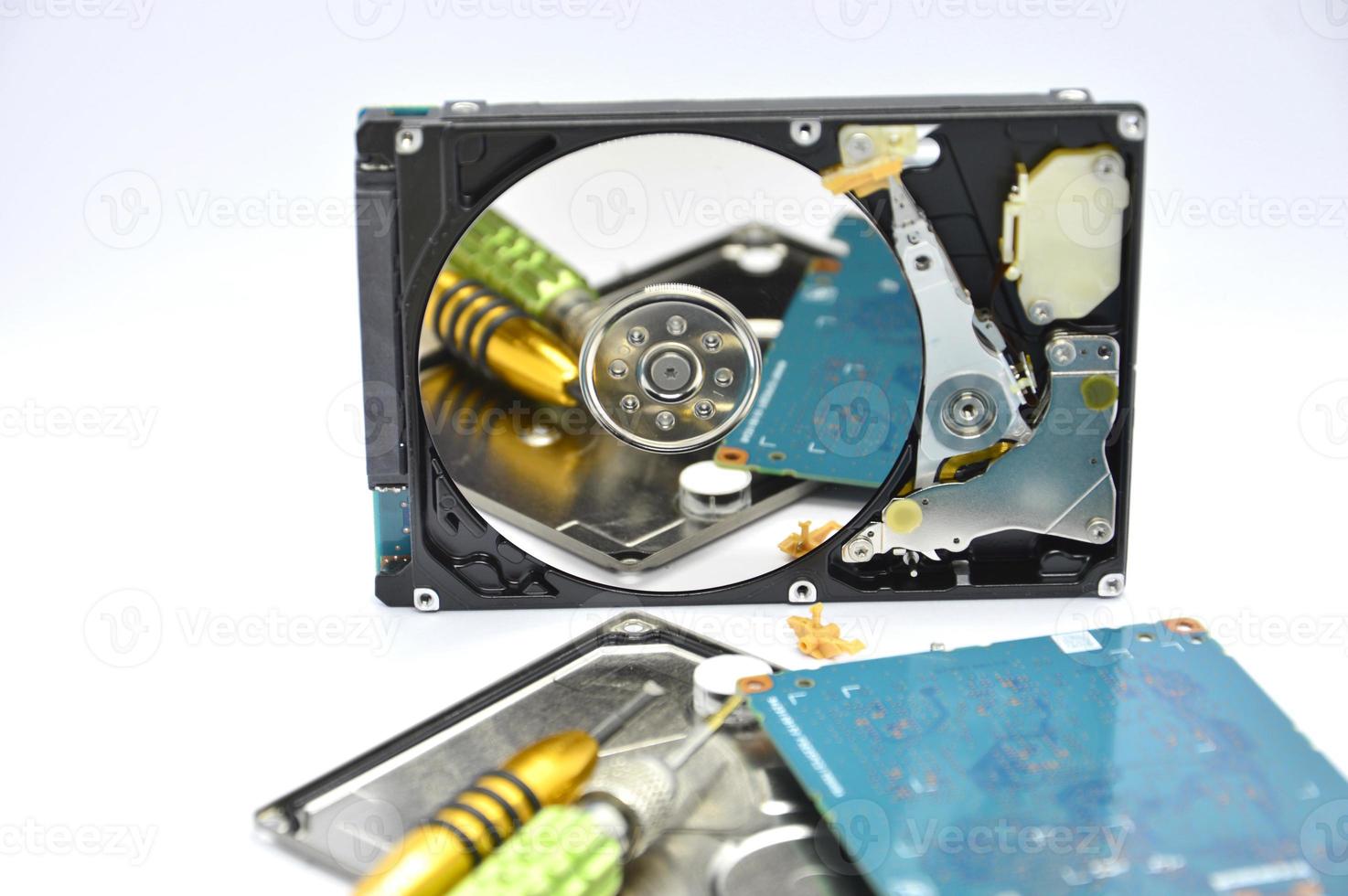 2.5-inch spinning disk type hard drive images are still commonly used today. photo
