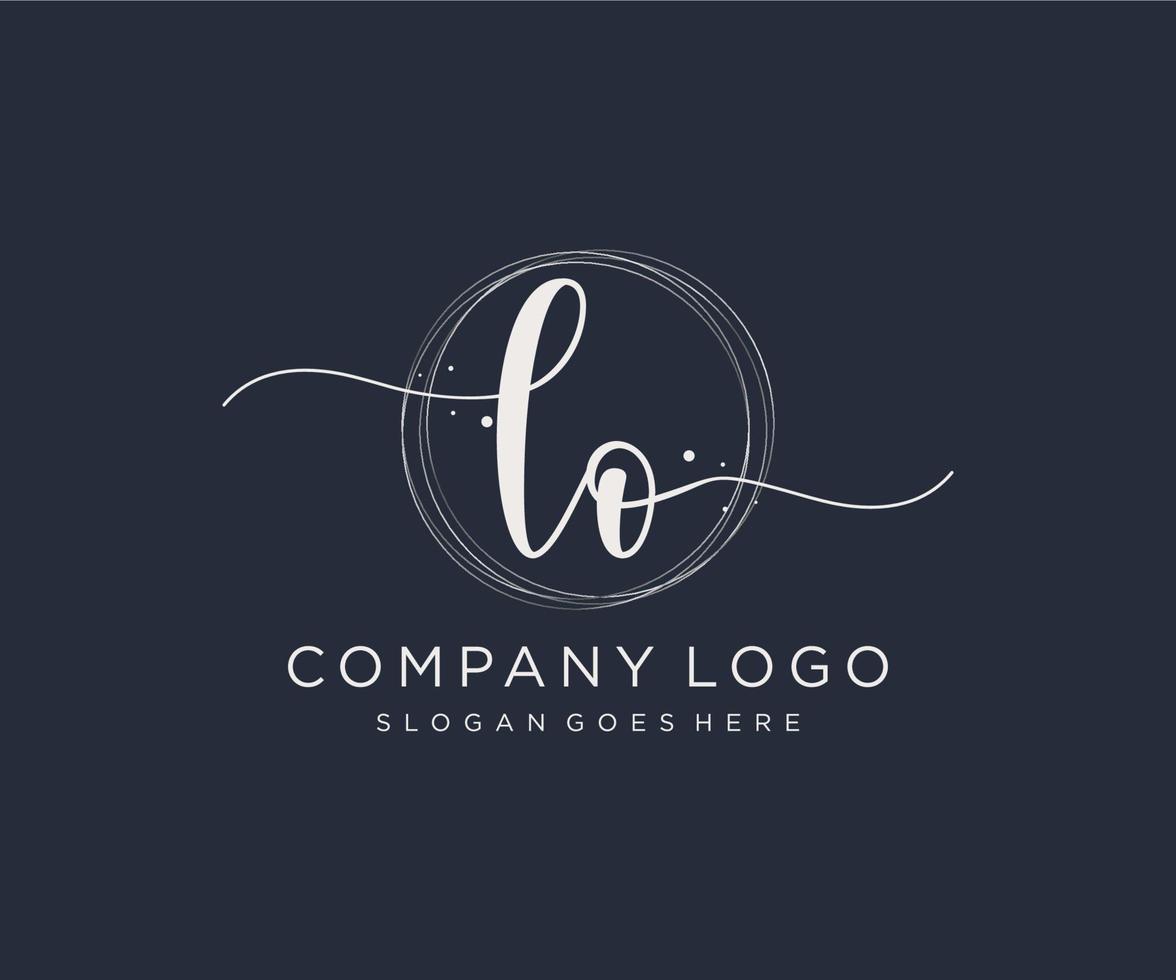 Initial LO feminine logo. Usable for Nature, Salon, Spa, Cosmetic and Beauty Logos. Flat Vector Logo Design Template Element.