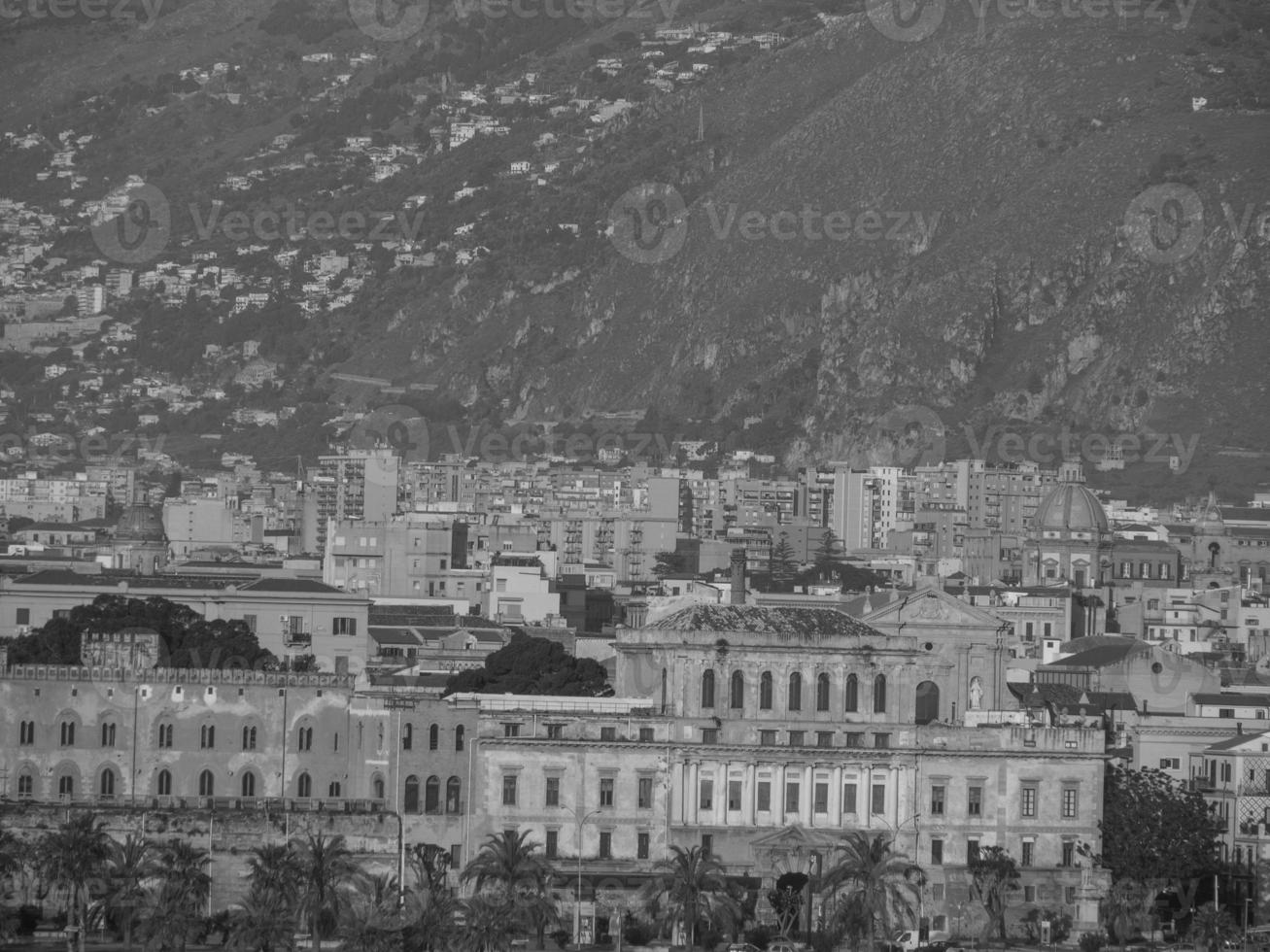 la ciudad italiana de palermo foto