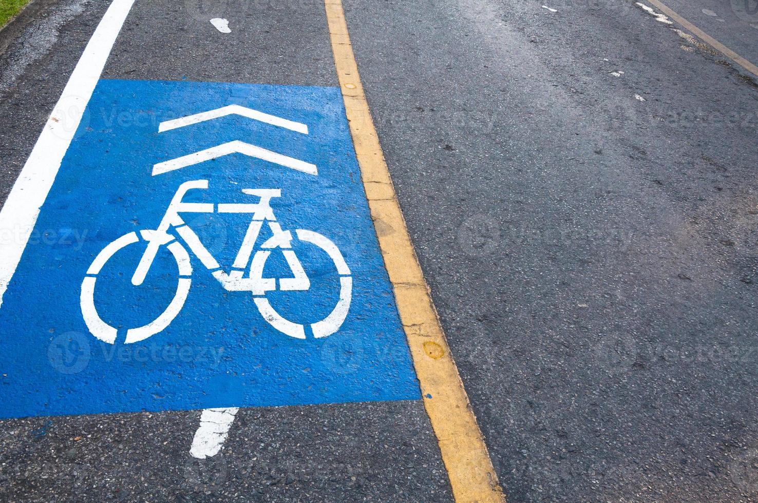 bicycle lens symbol in the park photo