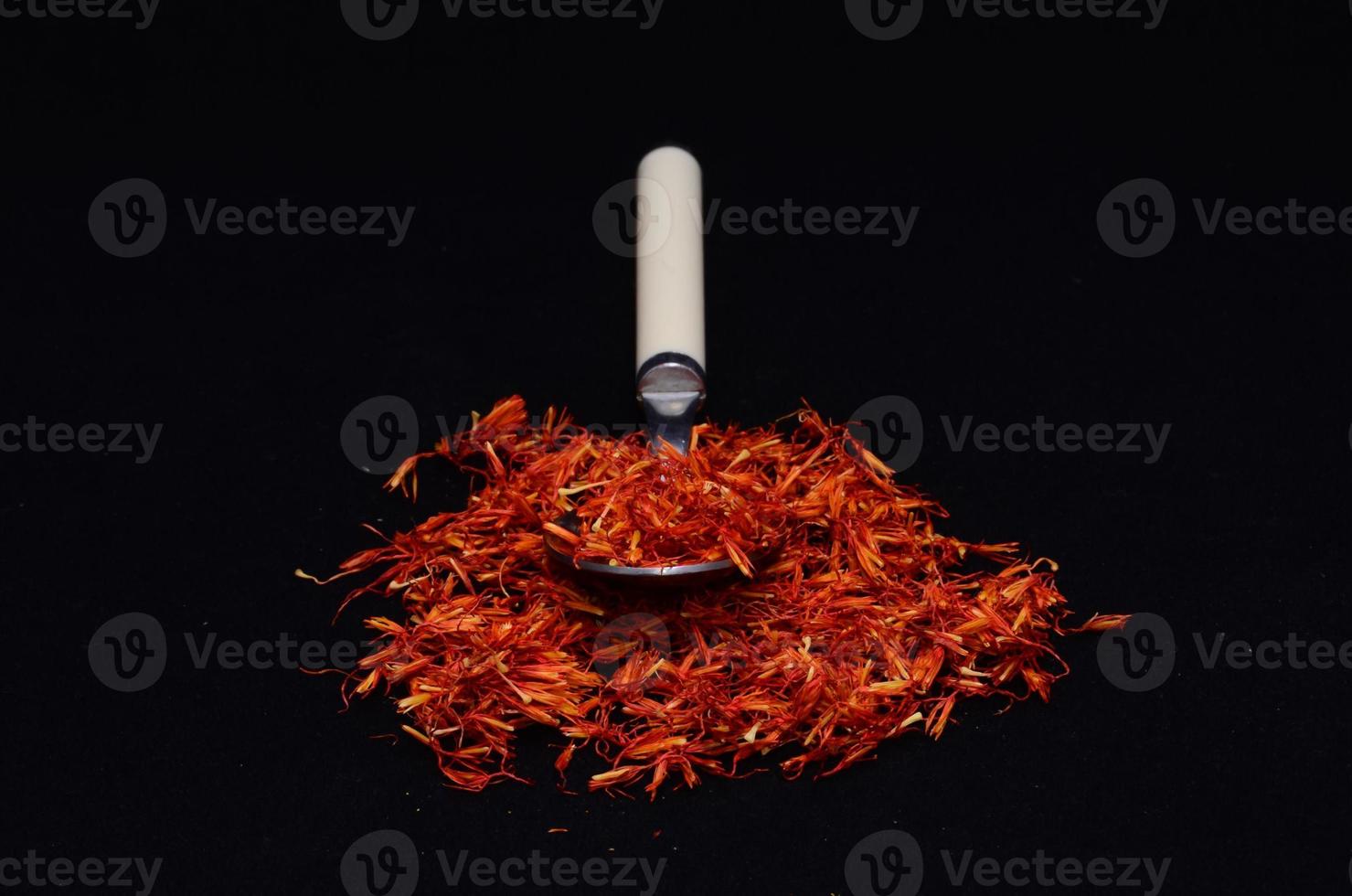 Saffron in the spoon 19562976 Stock Photo at Vecteezy
