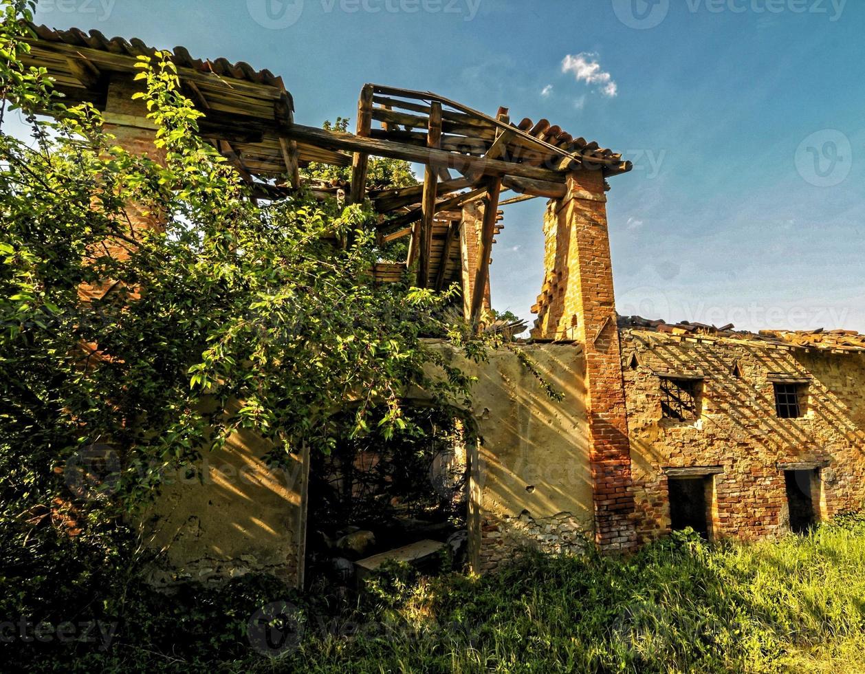 Old abandoned building photo